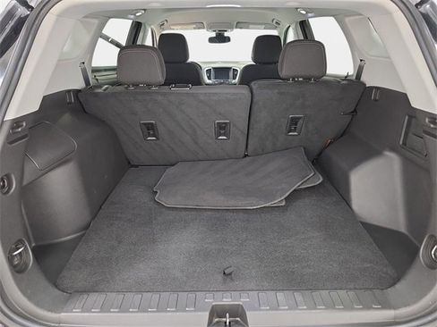 Used 2024 GMC Terrain SLE image 34