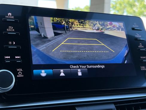 Used 2022 Honda Accord Sport image 17