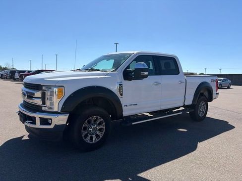 Used 2017 Ford F250 XLT w/ XLT Premium Package AWD/4WD image 3