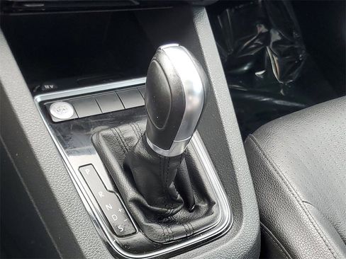 Used 2018 Volkswagen Jetta Sport image 25