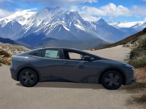 New 2026 Toyota Prius Plug-In Hybrid FWD image 6
