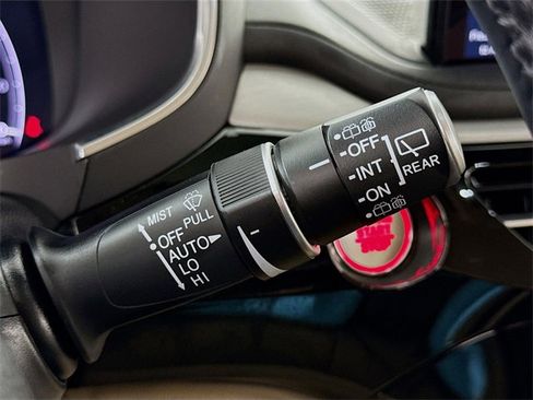 Used 2025 Acura MDX w/ Technology Package image 16