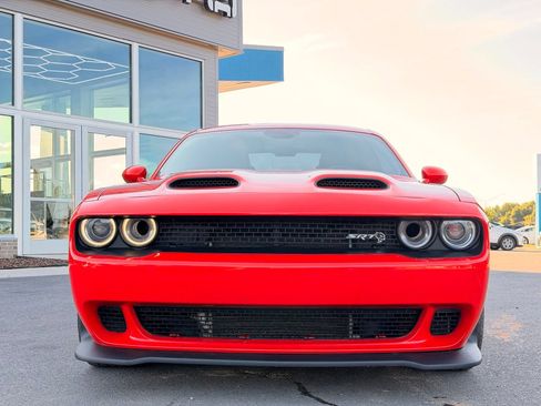 Used 2022 Dodge Challenger SRT Hellcat w/ Plus Package RWD image 11