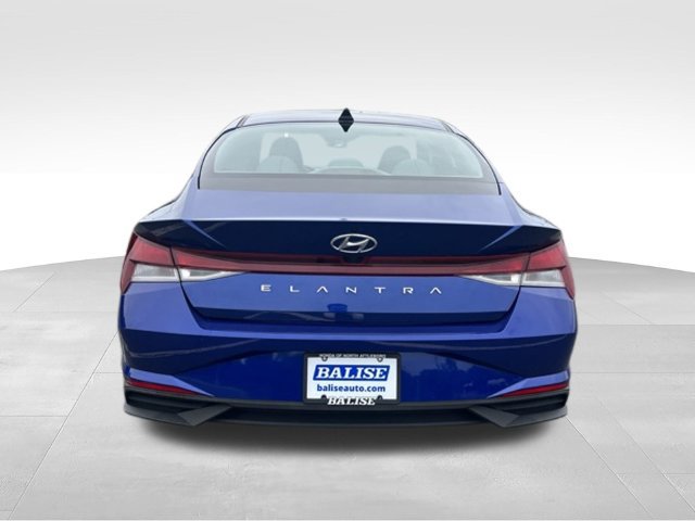 Used 2022 Hyundai Elantra SEL w/ Cargo Package FWD image 4