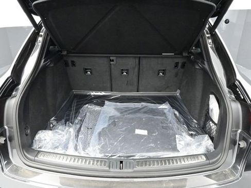 Certified 2025 Porsche Macan AWD/4WD image 15