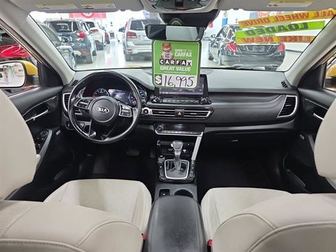 Used 2021 Kia Seltos SX w/ SX Sunroof Package image 12