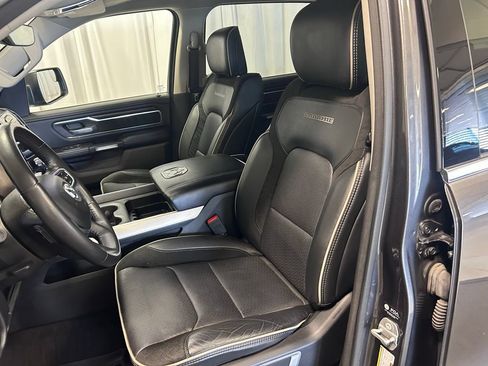 Used 2022 RAM 1500 Laramie AWD/4WD image 8