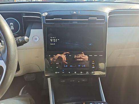 Used 2024 Hyundai Tucson Limited image 8