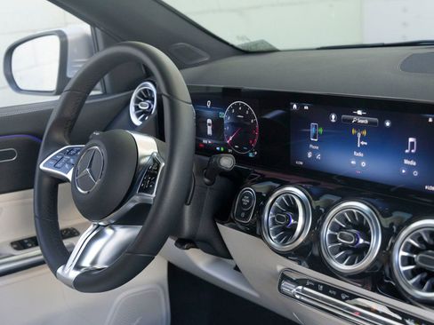 Used 2026 Mercedes-Benz GLA 250 image 29