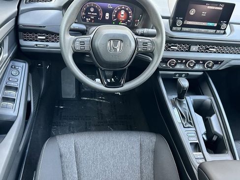 Certified 2025 Honda Accord SE image 9