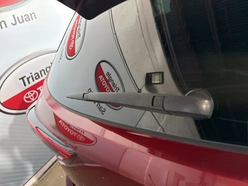 Used 2022 Toyota Highlander LE image 20