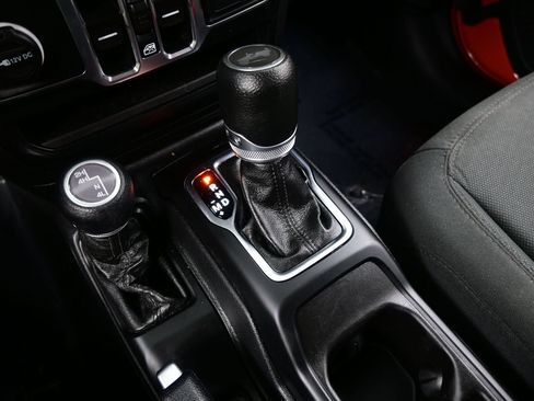Used 2023 Jeep Wrangler Unlimited Sport AWD/4WD image 22