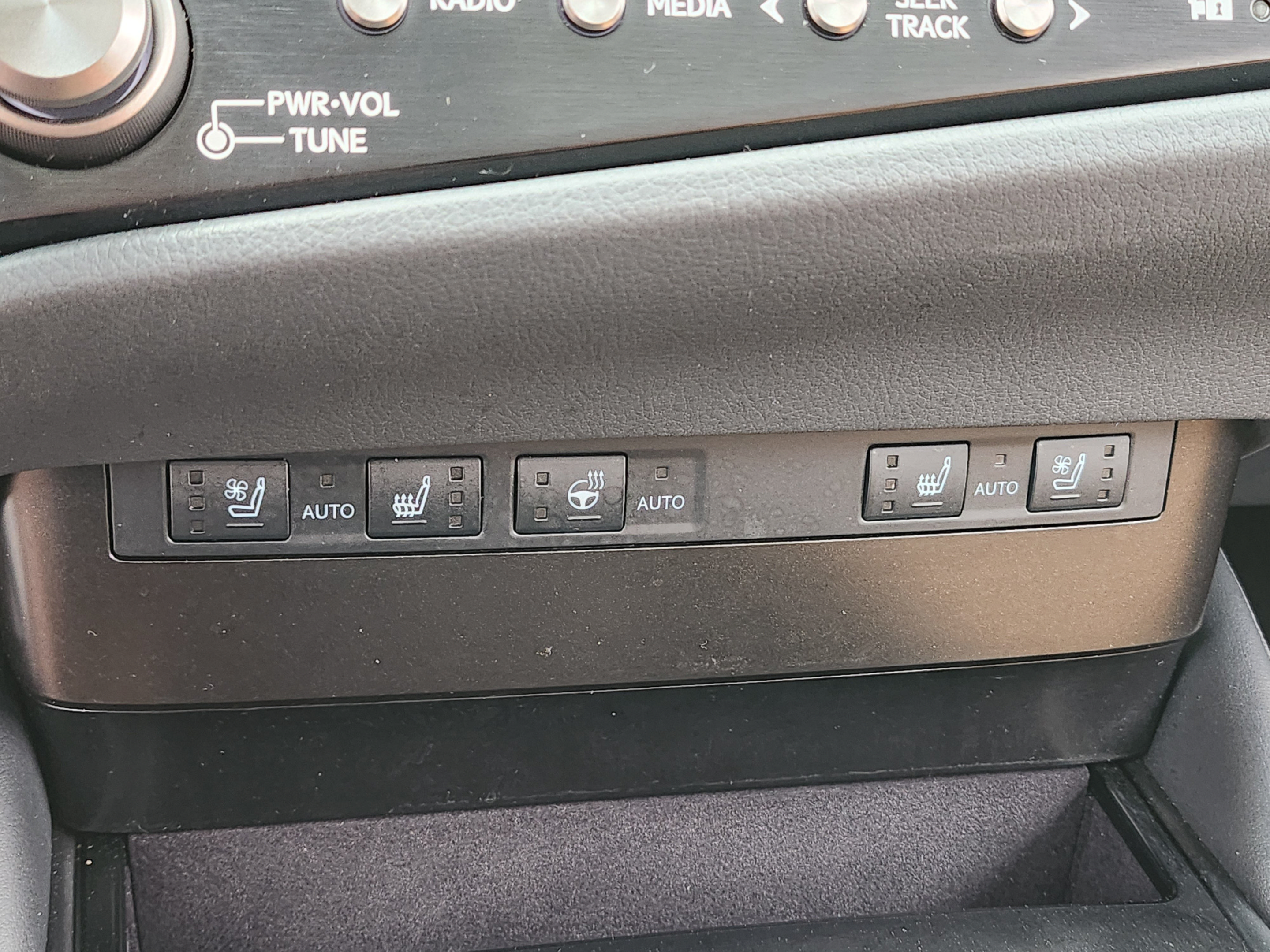 Certified 2025 Lexus ES 350 w/ Premium Package FWD image 23
