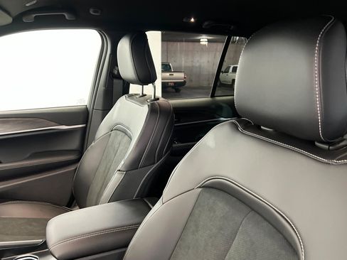 New 2026 Jeep Grand Cherokee Altitude AWD/4WD image 16