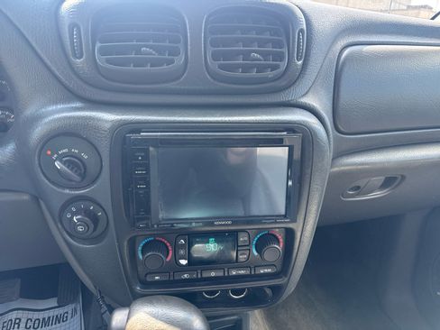 Used 2003 Chevrolet TrailBlazer LTZ image 12