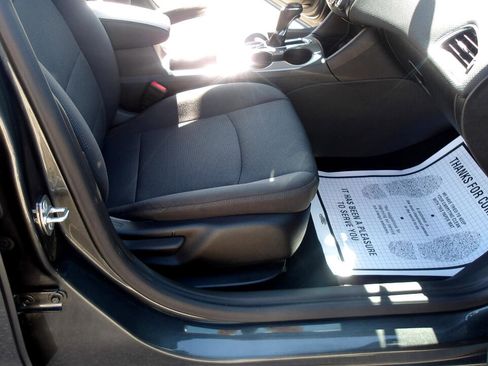 Used 2019 Chevrolet Cruze LT image 26