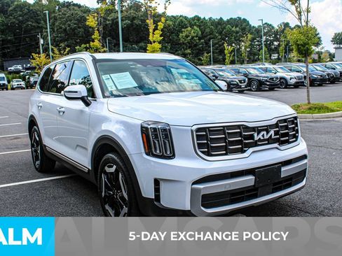 Used 2025 Kia Telluride S FWD image 3