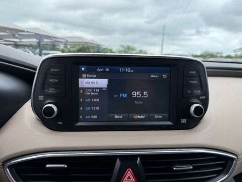 Used 2019 Hyundai Santa Fe SEL FWD image 18
