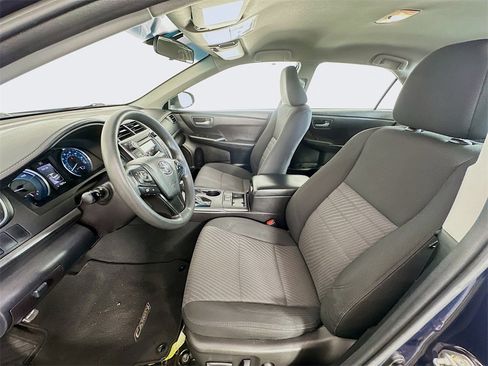 Used 2016 Toyota Camry LE image 19