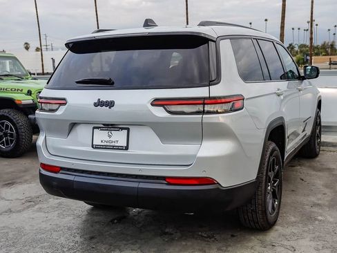 New 2025 Jeep Grand Cherokee L Altitude image 9