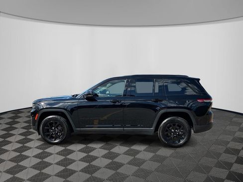 Certified 2024 Jeep Grand Cherokee Altitude AWD/4WD image 4