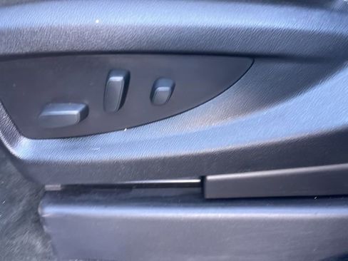 Used 2018 Chevrolet Suburban LT image 25