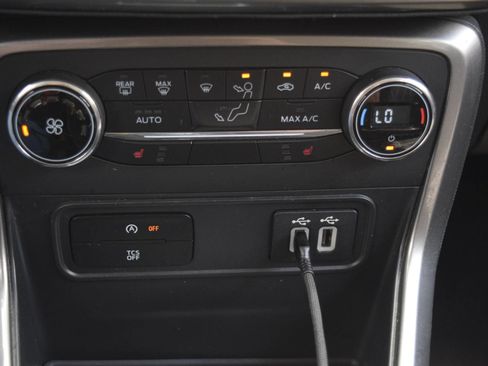 Used 2020 Ford EcoSport SE FWD image 13