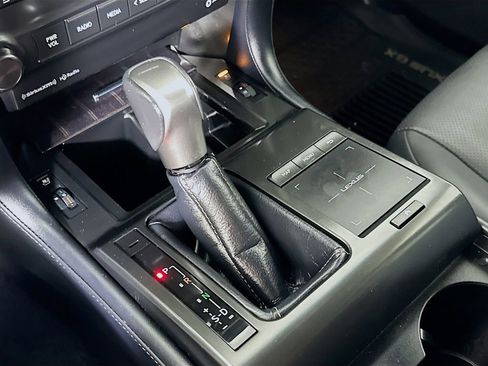 Used 2023 Lexus GX 460 Premium w/ Premium Package image 34