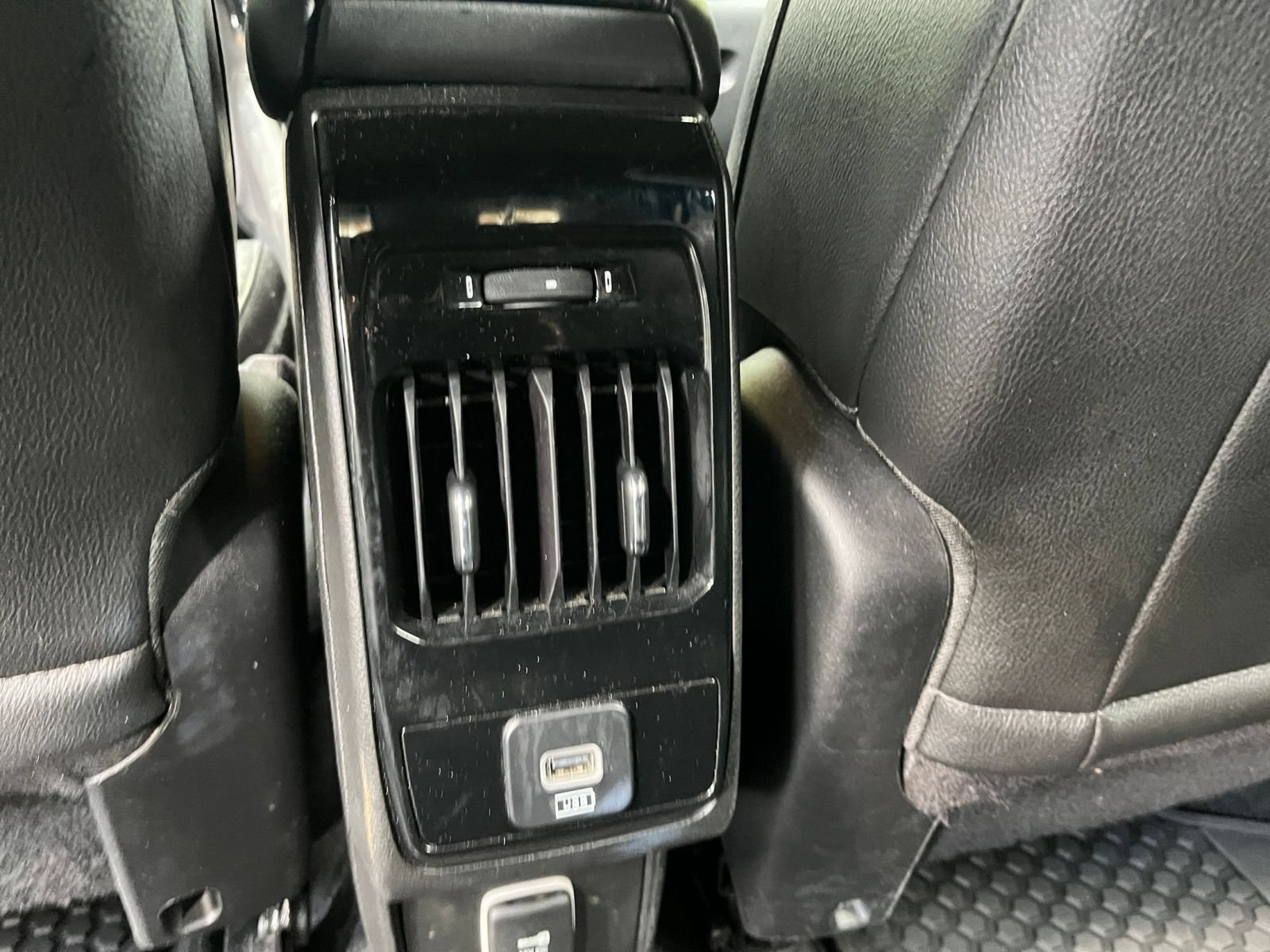 Used 2025 Jeep Compass Trailhawk AWD/4WD image 25