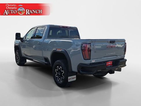 Used 2024 GMC Sierra 2500 AT4X AWD/4WD image 3