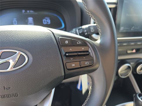 Used 2023 Hyundai Venue SEL FWD image 23
