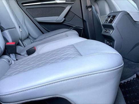 Used 2021 Audi SQ5 Premium Plus w/ Premium Plus Package image 19