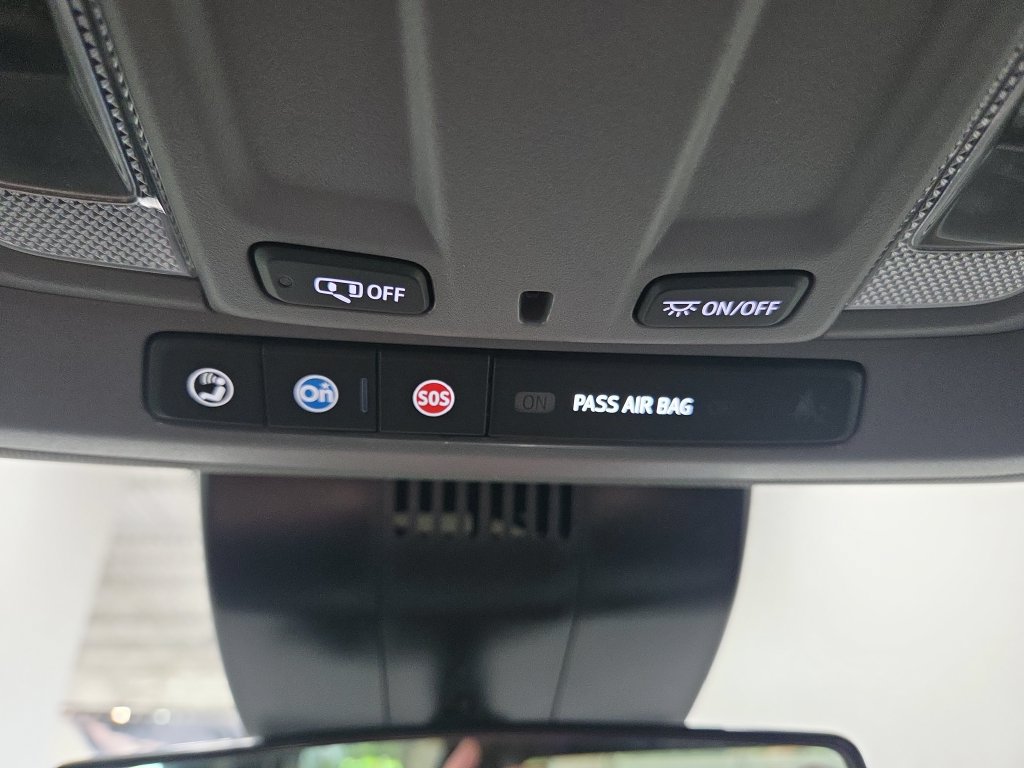 Used 2025 Chevrolet Silverado 1500 LT AWD/4WD image 45