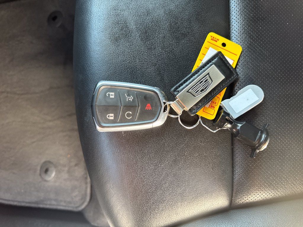 Used 2023 Cadillac XT6 Premium Luxury w/ Technology Package AWD/4WD image 29