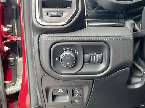 Used 2025 RAM 1500 Limited AWD/4WD image 13