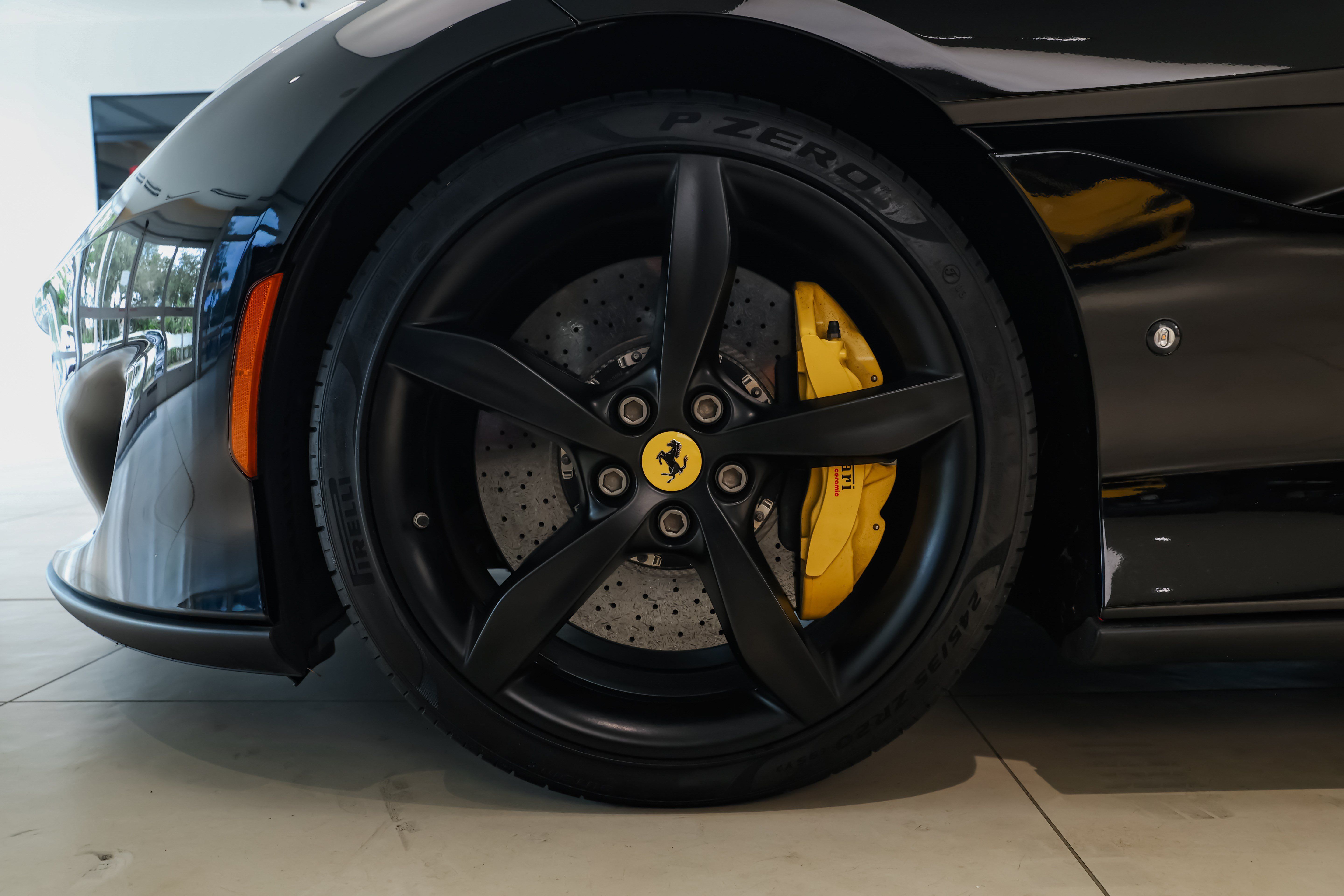 Used 2019 Ferrari Portofino RWD image 10