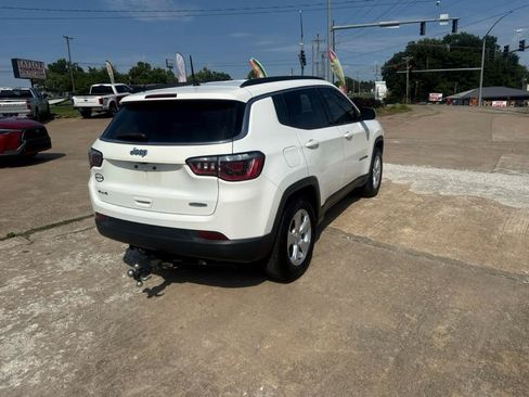 Used 2017 Jeep Compass Latitude AWD/4WD image 5