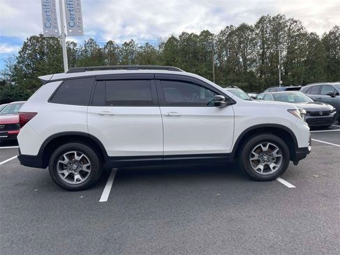 Certified 2022 Honda Passport TrailSport image 4
