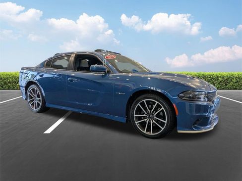 Used 2020 Dodge Charger R/T w/ Plus Group RWD image 2