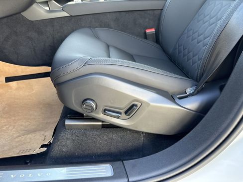 New 2026 Volvo XC90 B5 Plus image 7