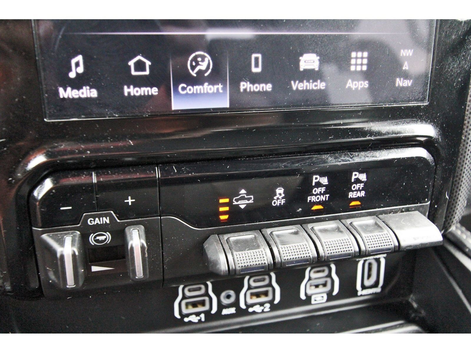 Used 2025 RAM 1500 Limited AWD/4WD image 28