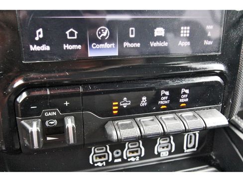 Used 2025 RAM 1500 Limited AWD/4WD image 28