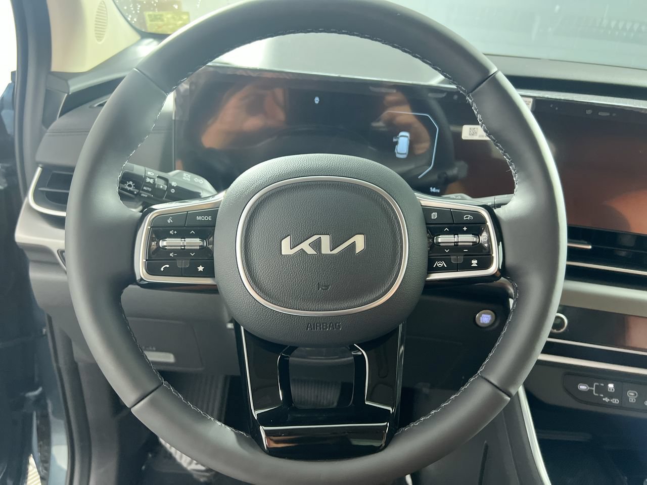 New 2026 Kia Carnival SX w/ SX Dark Edition Package FWD image 17