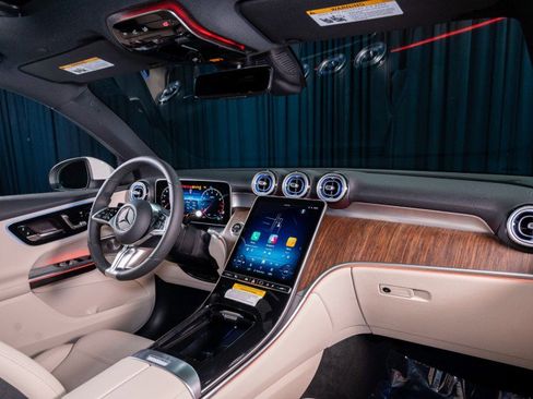 New 2026 Mercedes-Benz GLC 300 image 4