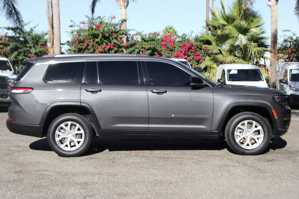 Used 2023 Jeep Grand Cherokee L Limited AWD/4WD image 12