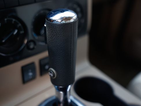 Used 2010 Ford Explorer XLT image 37