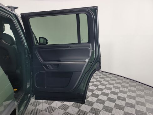 Used 2024 Rivian R1S Adventure AWD/4WD image 19