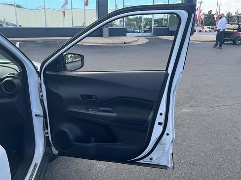 Certified 2024 Nissan Kicks S image 5