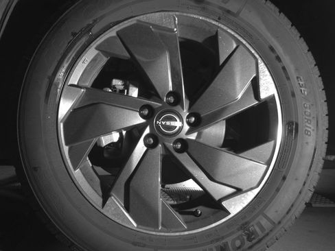 Used 2025 Nissan Rogue SV image 12