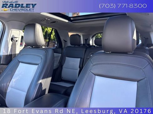 Used 2022 Ford Explorer XLT w/ Equipment Group 202A image 18